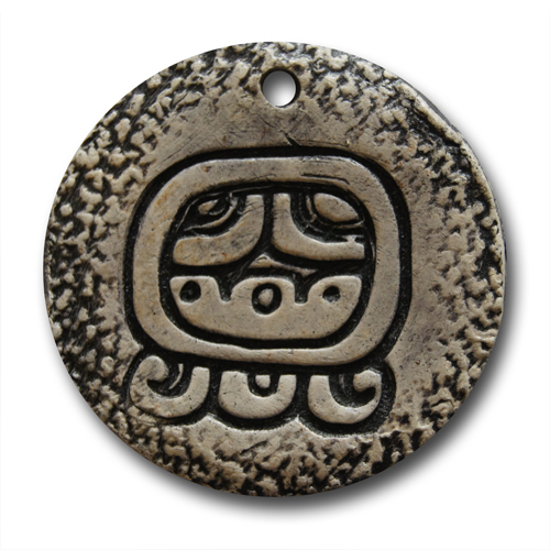 Maya glineni amulet ZORA