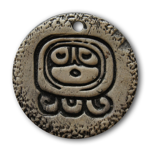 Maya glineni amulet SONCE